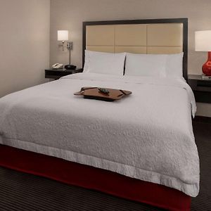 Hampton Inn & Suites Milwaukee Downtown